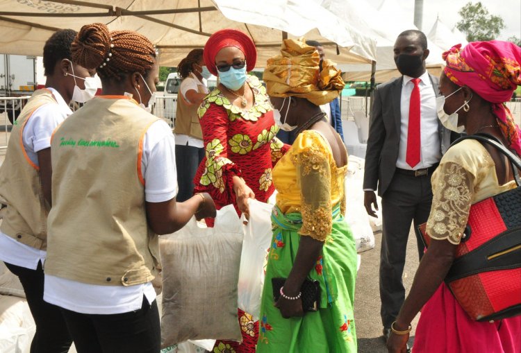 COVID-19: Mrs. Ugwuanyi distributes President’s Wife’s palliatives to indigent women