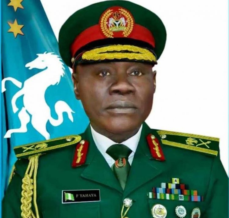 Buhari Snubbs Anambra's Ahanotu, Appoints Another Northerner As New COAS