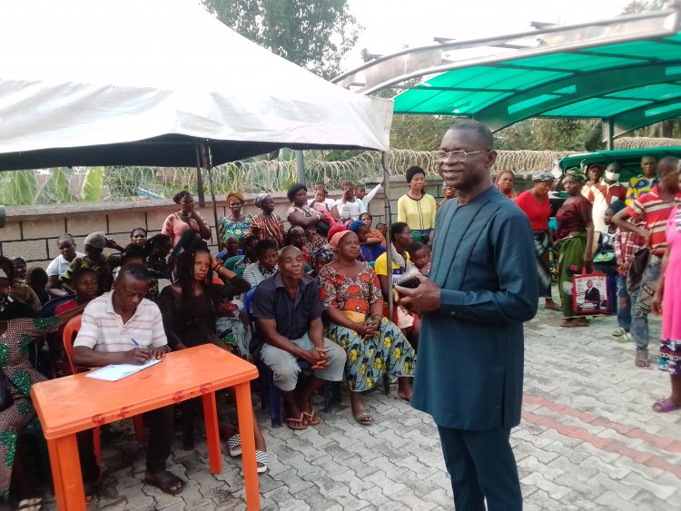 Christmas/New Year: Ezenagu Fetes with People of His Community